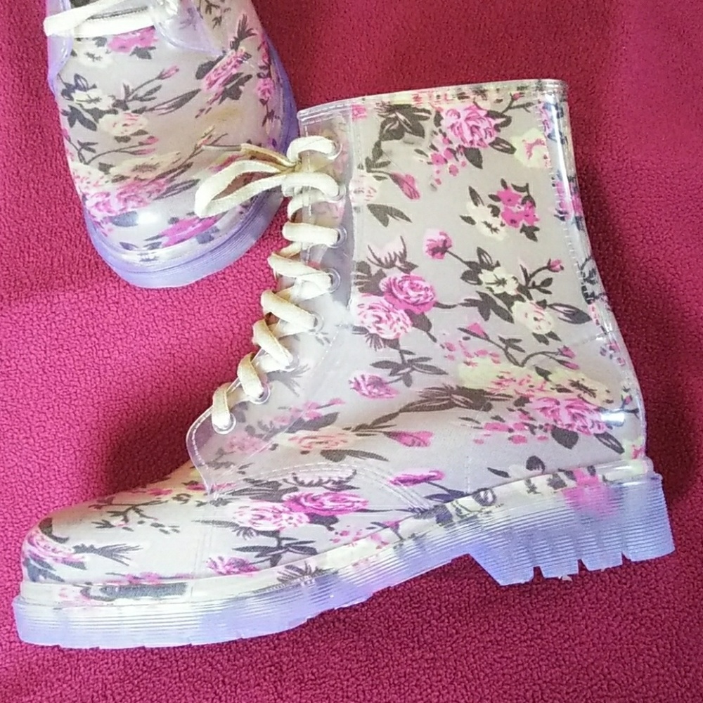 Ladies Boots - Picture 2 of 7